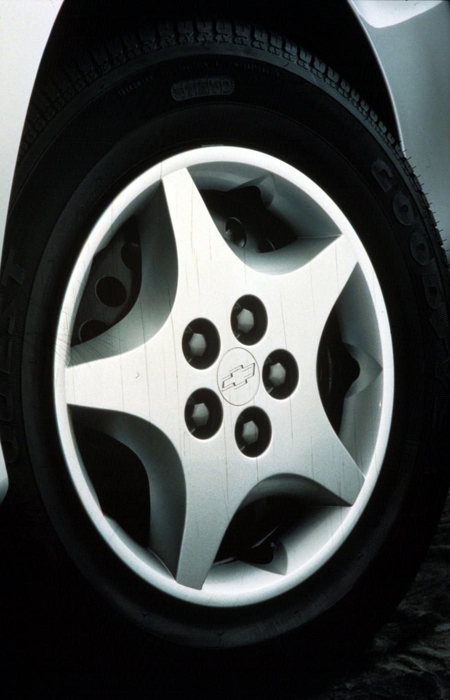 Chevrolet Cavalier 2000 года  (фото 18 из 25)